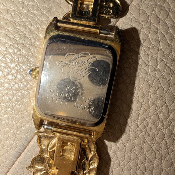 SUPER RARE KIRKS FOLLY CHRISTMAS CHARM WATCH NEEDS BATTERY